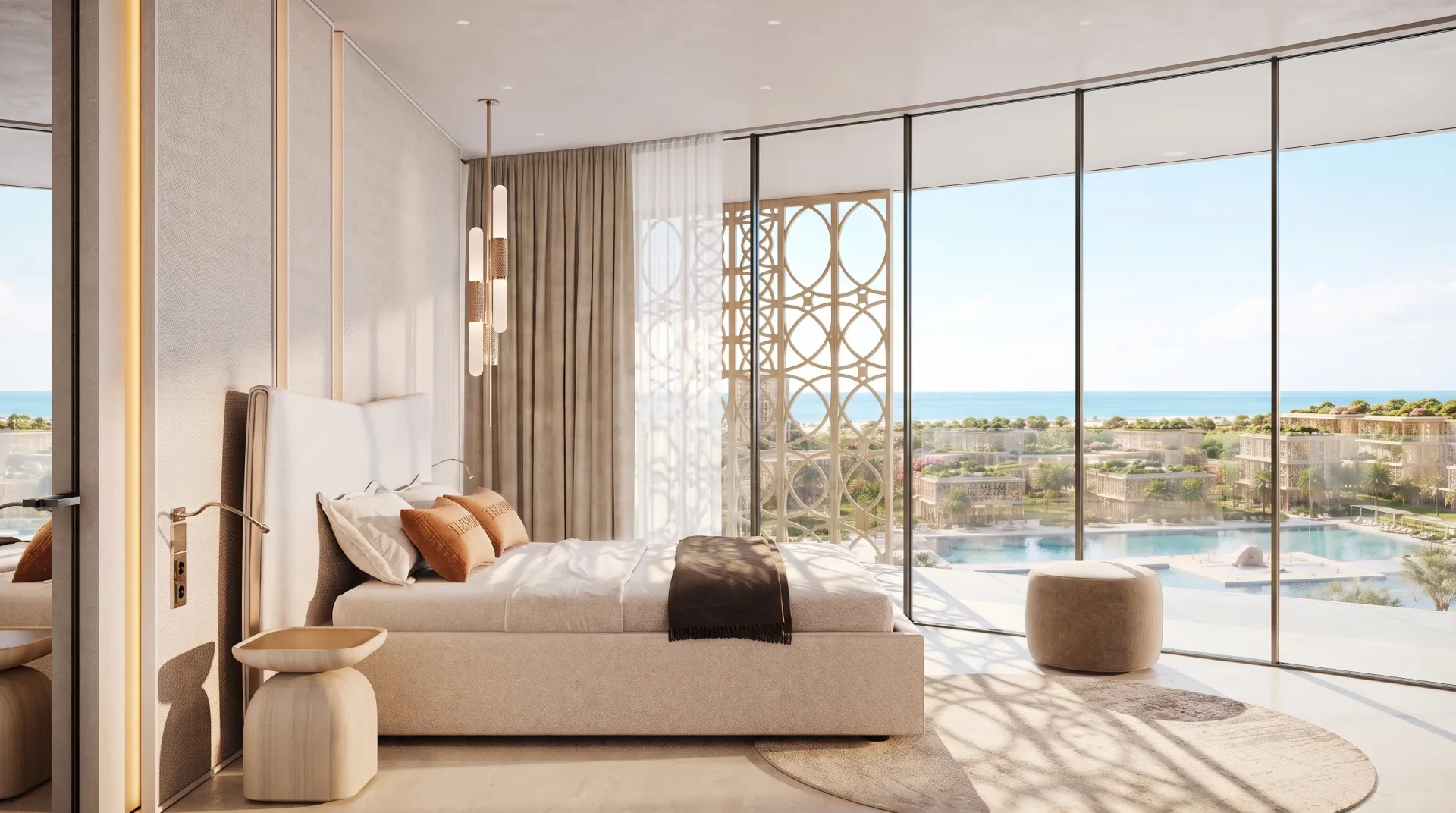Гостиная Trussardi Residences с видом на пальму и Аравийское море